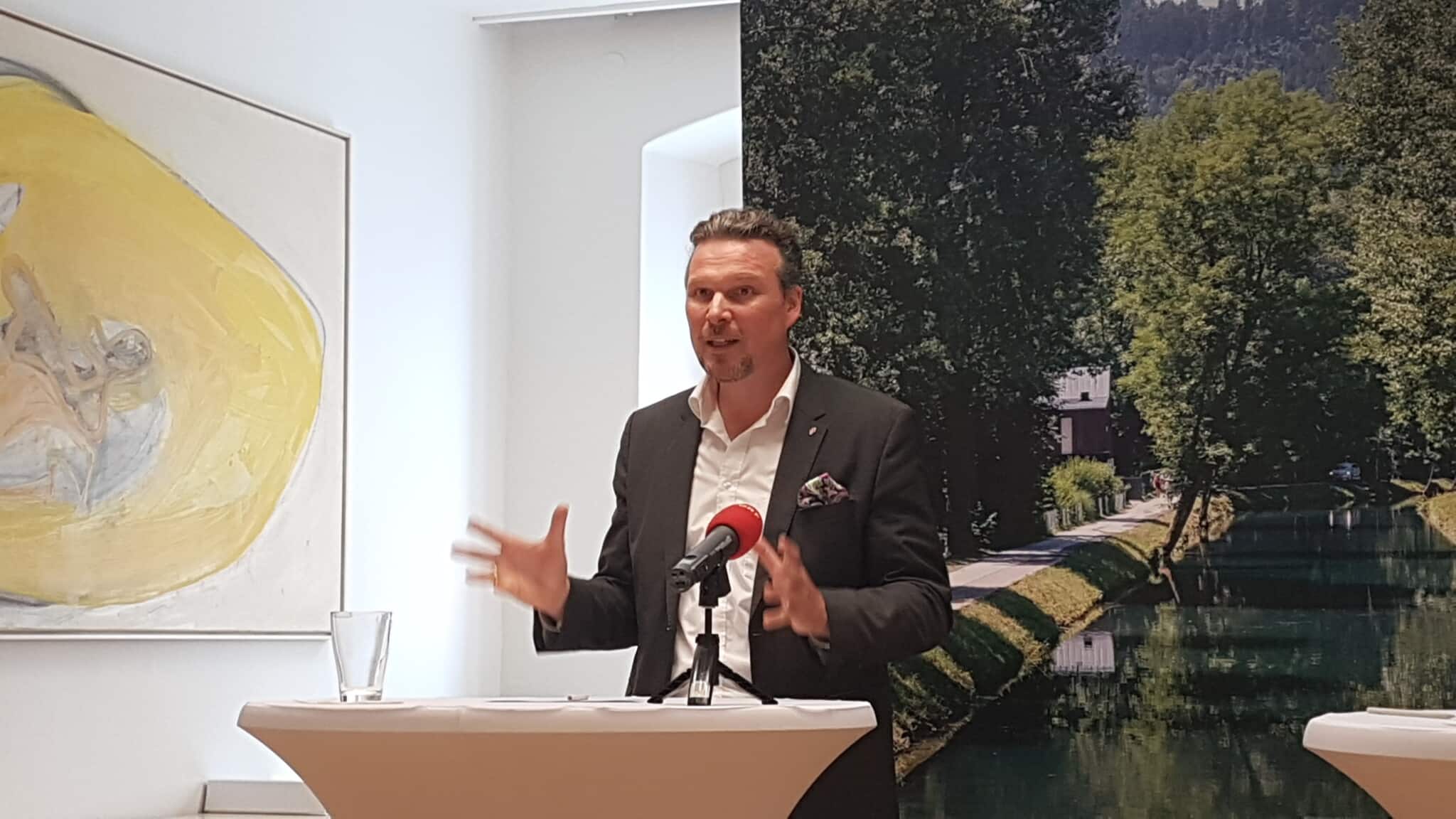 Der FP-Vizebürgermeister Wolfgang Germ fordert Investitionen in die Messehalle und Klarstellungen zum Hallenbad-Projekt.
