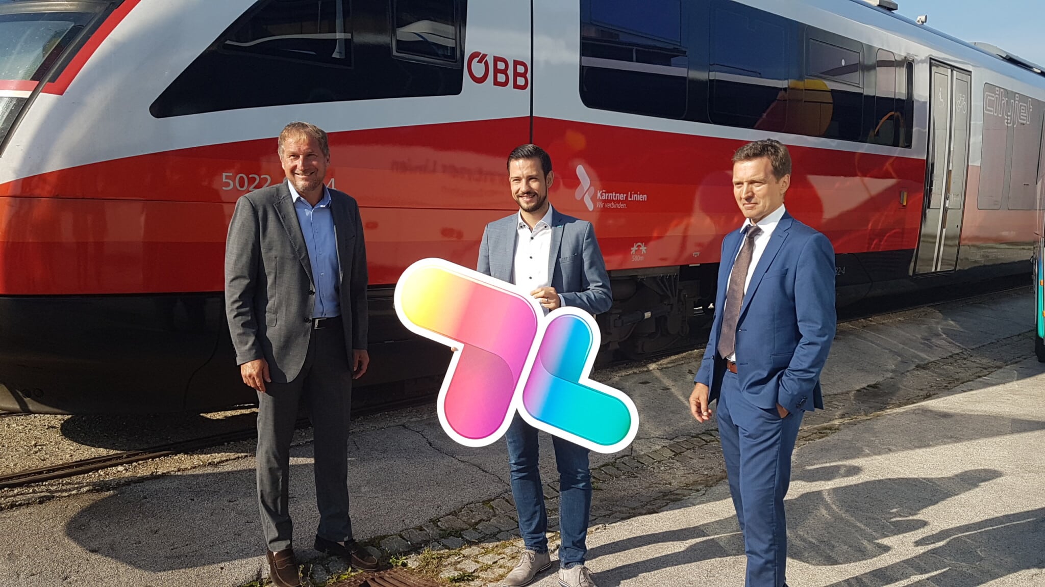 Reinhard Wallner, Sprecher der Kärntner Linien, LR Sebastian Schuschnig, und Alfred Loidl, Vorstand der Österreichischen Postbus AG.