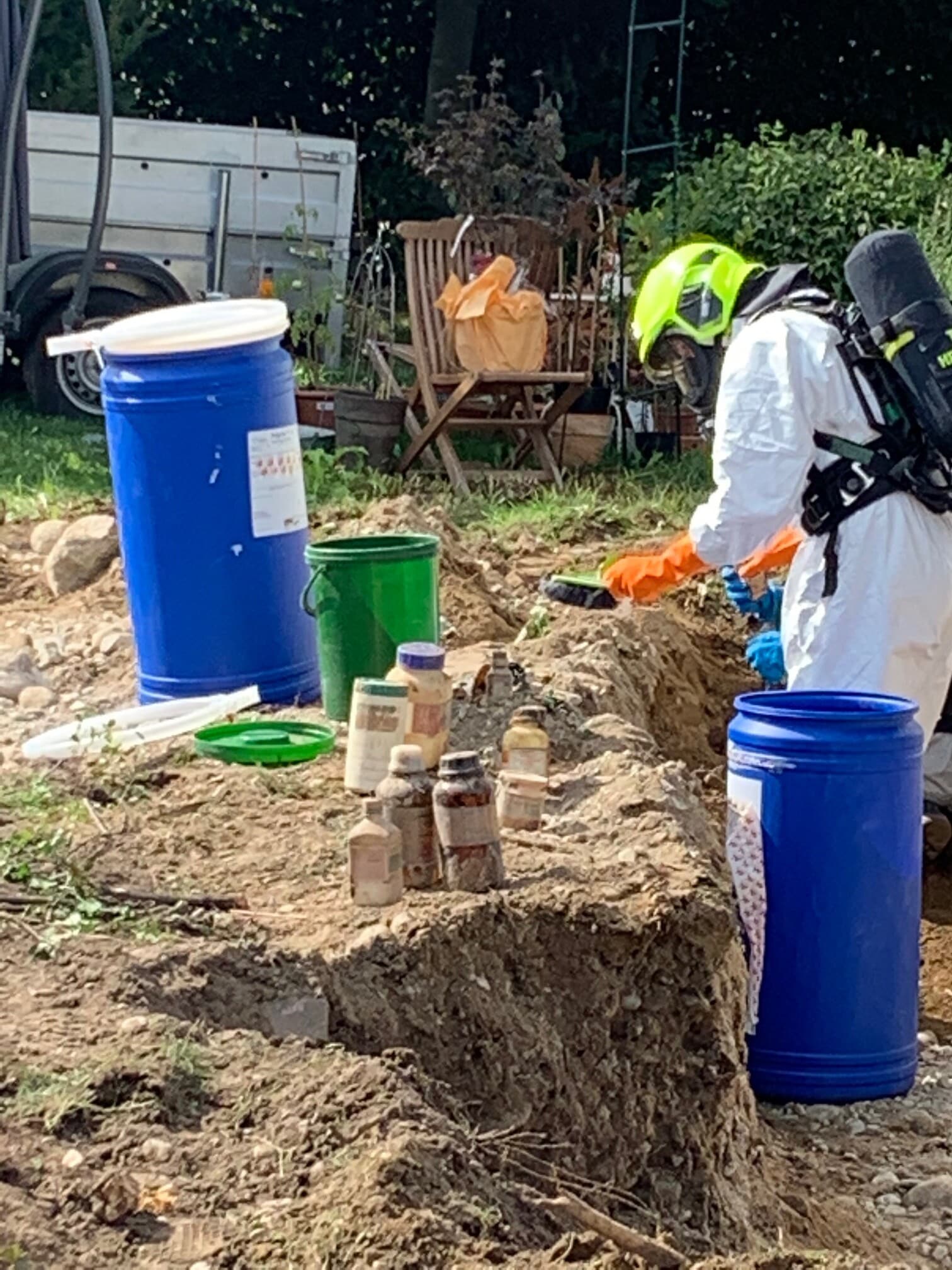 Im Zuge von Sanierungsarbeiten wurden am Samstag über 20 verschiedene Chemikalien und diverse Gifte ausgegraben. 