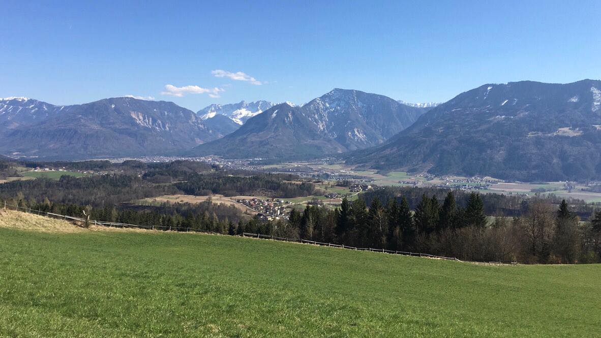 Der Plöschenberg eignet sich sowohl für lange Spaziergänge als auch für kleinere Wanderrouten. Dauer 1 bis 3 Stunden.