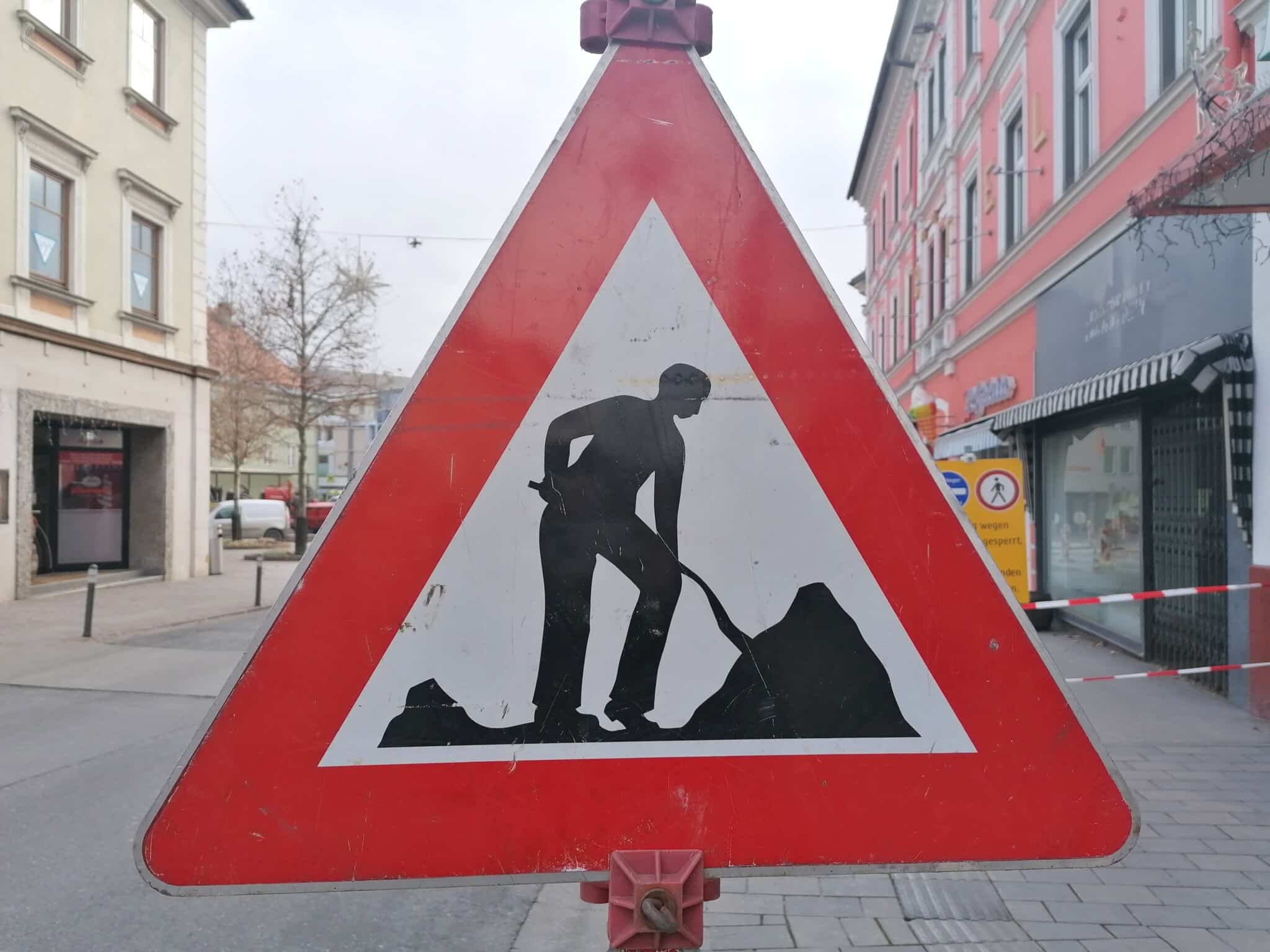 In Villach kommt es in den nächsten Tagen wieder zu einigen Verkehrsbehinderungen durch Grabungsarbeiten.