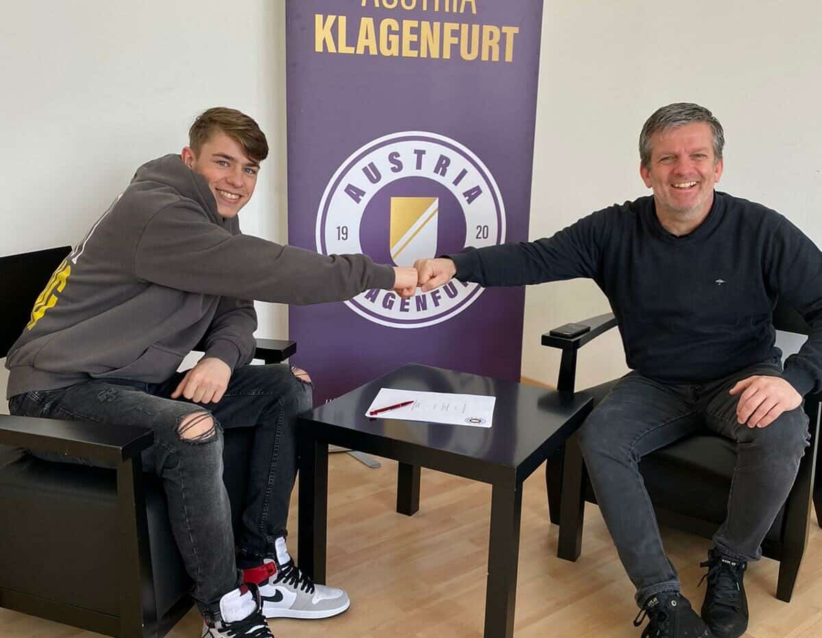 v.l.n.r.:  Tim Maciejewski mit Geschäftsführer Sport Matthias Imhof 