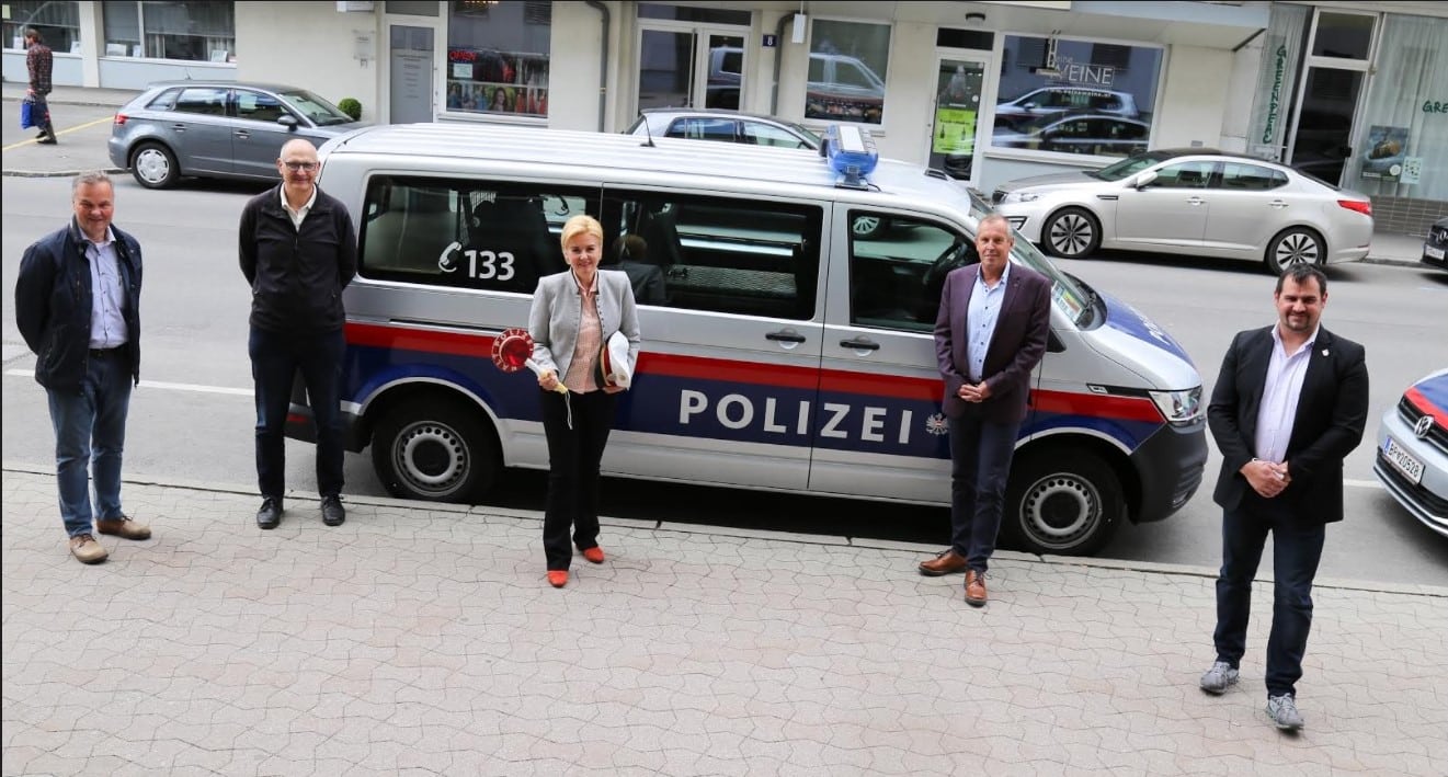 Stadträtin Sandra Wassermann mit Wolfgang Pittino (Stv.
Stadtpolizeikommandant), Markus Tilli (Leiter des Einsatzreferates), Ferdinand
Pirmann (Fachbereichsleiter Verkehrsreferat) und Werner Schluifer.