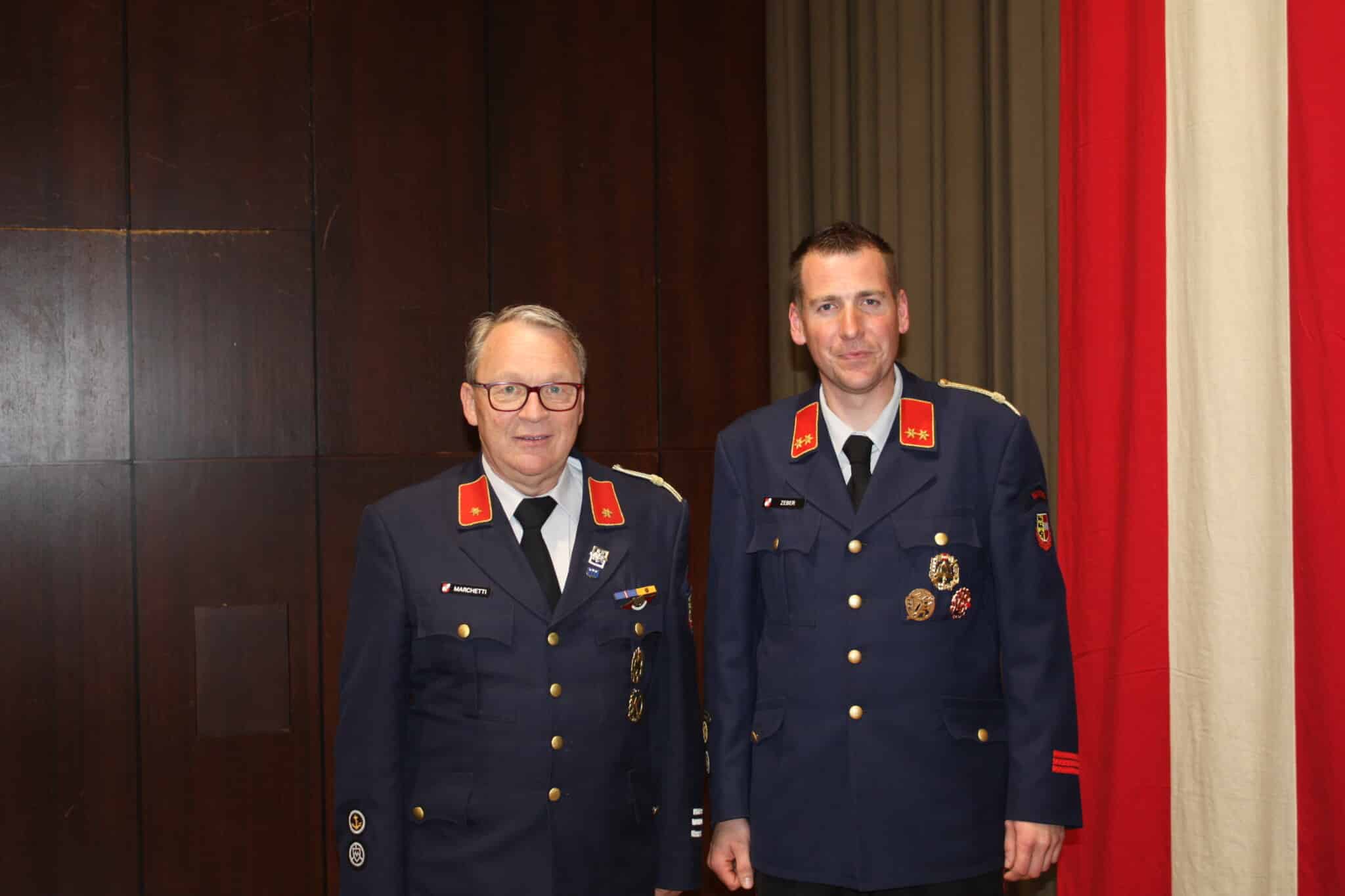 Hannes Zeber (rechts) wurde als Ortsfeuerwehrkommandant und Roland Marchetti (links) als Ortsfeuerwehrkommandantenstellvertreter wiedergewählt.
