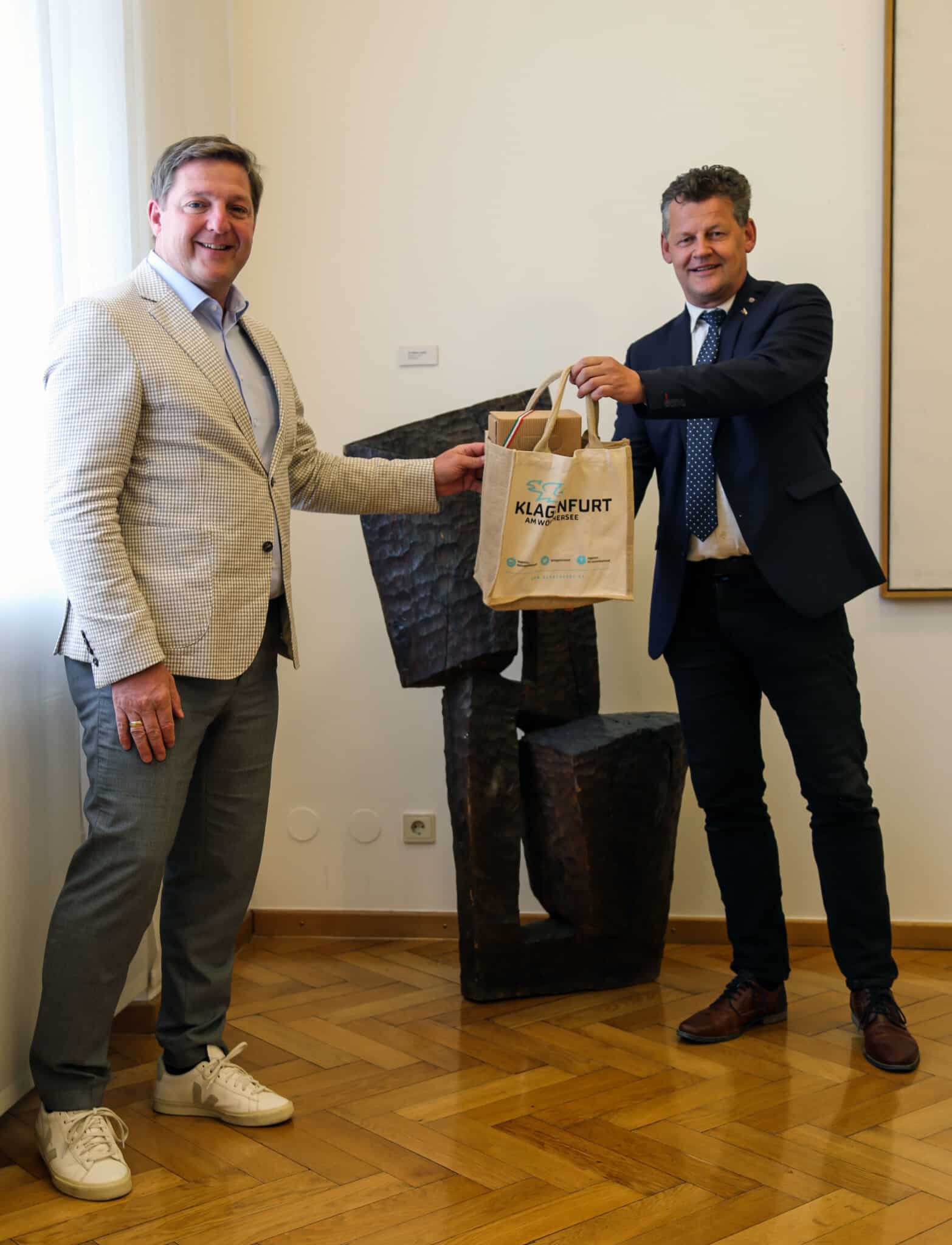 Bürgermeister Christian Scheider und Bürgermeister Günther Albel hoben die gute Zusammenarbeit der Städte Klagenfurt und Villach hervor.